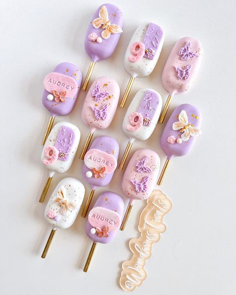 "Fluttering into Audrey's 9th Birthday with our enchanting butterfly-themed cakesicles!… | Instagram Butterfly Cakecicles, Fairy Cake Pops, Butterfly Cake Pops, Cake Sicles, Magnum Cake, Chocolate Covered Desserts, Butterfly Birthday Theme, Butterfly Baby Shower Theme, Birthday Table Decorations