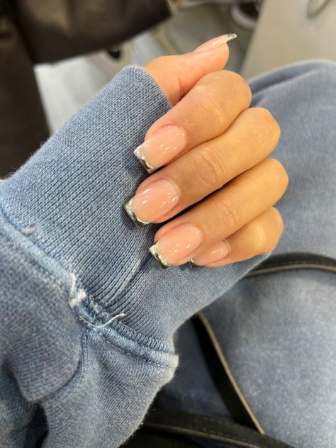 Short Metallic French Nails, Silver Chrome French Tip Nails Square, Silver Chrome Nails French Tip, Nails With Chrome Tips, Chrome French Tip Nails Square, Silver Chrome French Tip Nails, Silver French Nails, Silver French Tip Nails, Silver French Tips