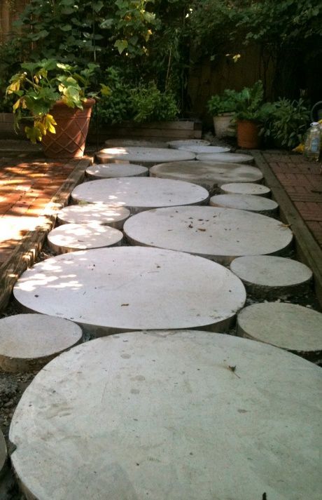 Stepping Stone Pathway, Stepping Stone Paths, Concrete Stepping Stones, Concrete Walkway, Backyard Area, Garden Walkway, Concrete Pavers, Have Inspiration, Garden Pathway