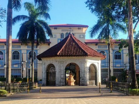 Cebu City landmark💒 Philippines Cebu City, Magellan's Cross Cebu, Philippines Cebu, Cebu City, Historical Architecture, Cebu, Spain Travel, Background Design, Notre Dame