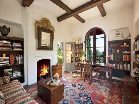 Tuscan Homes Interior, Mediterranean House Interior, Spanish Style Home Interior, Tuscan Interior, Mediterranean Interior, Mediterranean Style Homes, Mediterranean Home Decor, Spanish Style Home, Hacienda Style