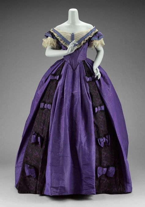 Three-Piece Dress: Jessie Benton Fremont: 1860's, American, moiré faille, tulle, Chantilly lace and carnival glass buttons. 1860s Dresses, 1860 Fashion, Crimson Peak, 19th Century Fashion, Period Outfit, Old Dresses, Victorian Clothing, Antique Dress, Retro Mode