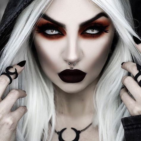 ❤️ Creepy Witch Makeup, Harris Nukem, Beatriz Mariano, Creepy Witch, Demon Makeup, Halloween Makeup Witch, Halloweenský Makeup, Halloween Make-up Looks, Vampire Makeup