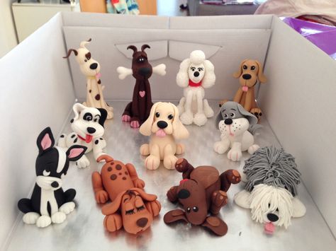 dog figures fondant sheep, dalmation, hound, terrier, spaniel, poodle, dane Kue Fondant, Fondant Dog, Dog Cake Topper, Fondant Animals, Animal Cakes, Dog Cakes, Fondant Tutorial, Fondant Decorations, Dog Cake