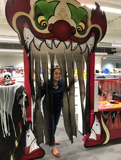 Circus Halloween Decorations Office, Evil Circus Creepy Carnival Diy, Clown Mouth Entrance, Demonic Halloween Decorations, Halloween Carnival Costumes, Carn Evil Decorations, Scary Clown Haunted House Ideas, Halloween Freakshow Ideas, Haunted Carnival Decorations Diy