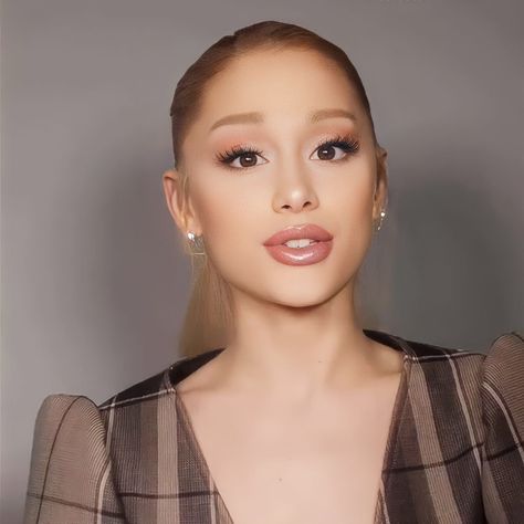 Ariana Grande Front Face, Ariana Grande Front Profile, Ariana Grande Side Profile, Ariana Grande Face, Ariana Grande Profile, Ariana Pfp, Twitter Pfp, Ariana Grande Icon, Ariana Grande Images