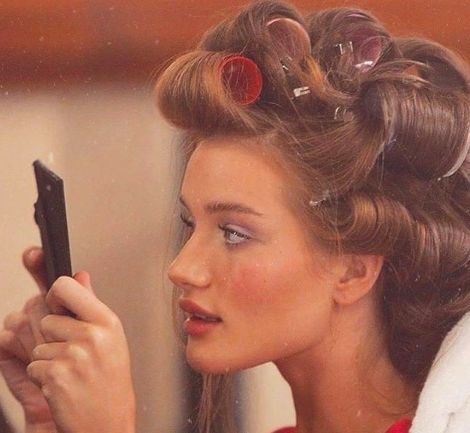 Vogue Beauty, Rosie Huntington Whiteley, Hair Rollers, Hair Curlers, Model Life, Just Girl Things, Just Girly Things, Girly Girl, Beauty Secrets