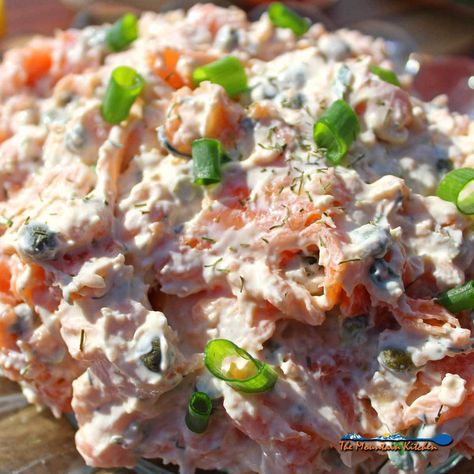 Salmon Spread Appetizers For Party Easy, Salmon Dip Recipes, Smoked Salmon Spread, Salmon Spread, Salmon Appetizer, Appetizers For A Crowd, Quick And Easy Appetizers, Easy Salmon, Quick Appetizers