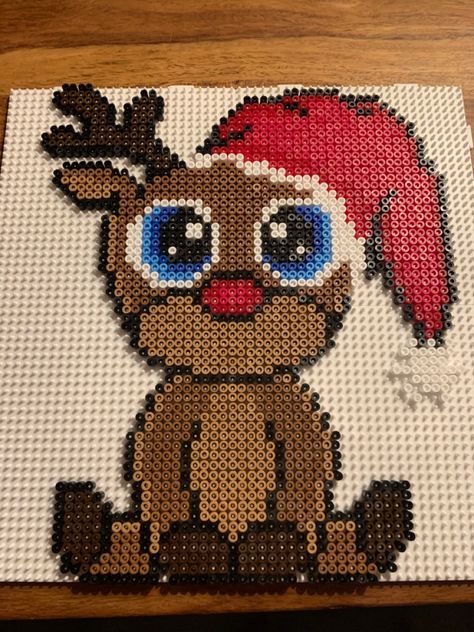 Perleplader Ideas Jul, Christmas Hama Beads, Perleplader Ideas, Jul Perler, Hama Beads Christmas, Christmas Perler Beads, Cross Stitch Cushion, Pearl Beads Pattern, Easy Perler Beads Ideas