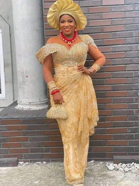 India Lace Gown Styles, India George Wrapper Styles, George Styles, George Designs, Asoebi Dress, Ghanaian Wedding, Boubou Styles For Women, African Bridal Dress, Nigerian Dress