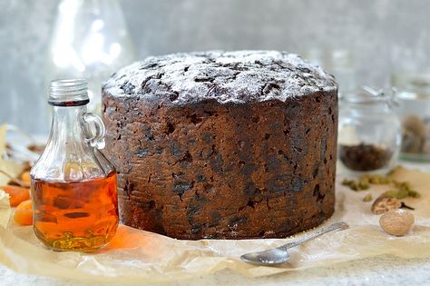 Make and mature rich Christmas fruitcake packed with rum soaked fruit Cake Packing Ideas, Xmas Cake Recipes, Homemade Christmas Cake, Christmas Fruitcake, Fruit Cake Recipe Christmas, Rich Christmas, Christmas Cake Recipe, Fruit Cake Christmas, Glace Cherries