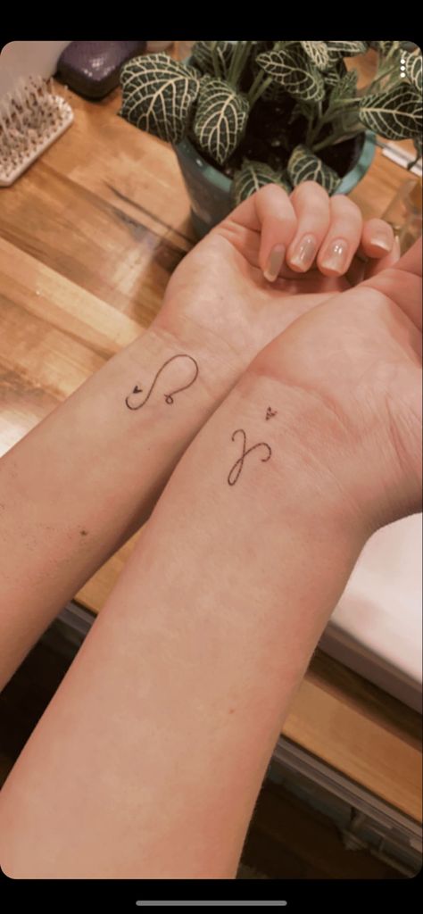 Best Friend Zodiac Tattoos, Best Friends Tattoo, Diy Friend, Bestie Tattoos, Friends Tattoo, Bestie Tattoo, Zodiac Tattoos, Friends Diy, Best Friend Tattoos