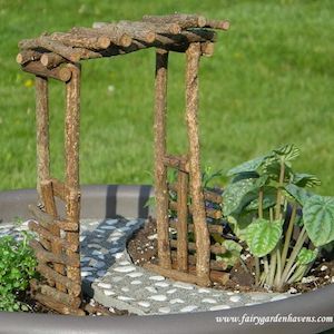 Make your own whimsical fairy garden with these creative DIY fairy garden ideas for inspiration. There are easy fairy garden ideas for containers, outdoors, and indoors. Log Projects, Fairy Garden Ideas, Fairy Tree Houses, Fairy Garden Furniture, Gardens Ideas, Fairy House Diy, Fairy Garden Designs, Fairy Garden Crafts, Fairy Furniture