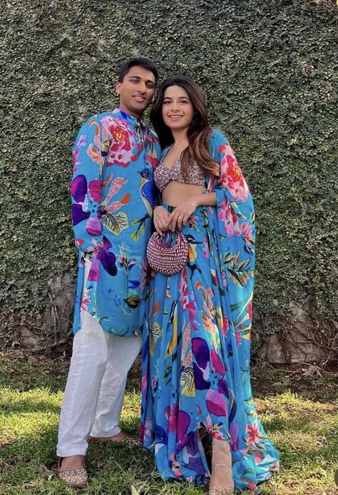 Pool Party Wedding Outfit, Garara Dress, Mom And Son Outfits, Couple Outfits Matching, Pool Party Outfit, Chaniya Choli Designs, Son Outfits, Bridesmaid Poses, Pool Party Dresses