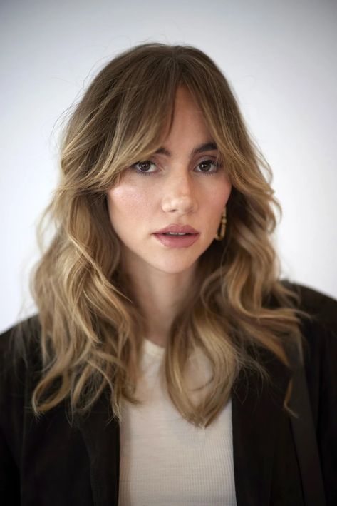 Alexa Chung Hair, Daisy Jones And The Six, Music Career, Daisy Jones, Suki Waterhouse, Hair Reference, Cut My Hair, Honey Blonde, Dark Brown Hair