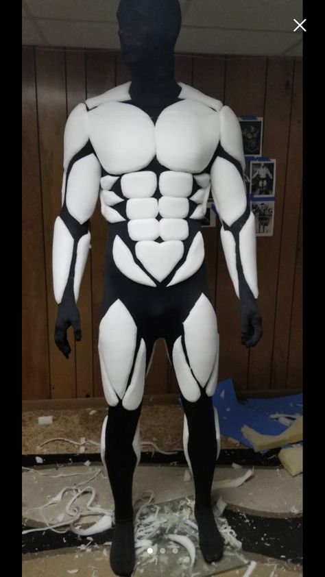 Muscle Suit Men, Muscle Suit Diy, Realistic Costumes, Armadura Cosplay, Muscle Suit, Batman Suit, Monster Costumes, Human Anatomy Drawing, Cosplay Armor