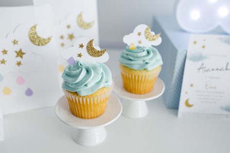 Sky Cupcakes, Moon Cupcakes, Moon Stars Baby Shower, Angel Baby Shower, Gender Reveal Baby Shower Themes, Star Cupcakes, Twin Birthday Parties, Sea Cakes, Moon Baby Shower