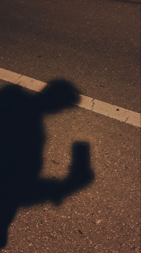 Shadow Aesthetic, Fb Profile Photo, Meldi Ma Hd Photo, Shadow Images, Dark Green Wallpaper, Black Wallpaper Iphone Dark, Guitar Photos, Scary Wallpaper, Shadow Video