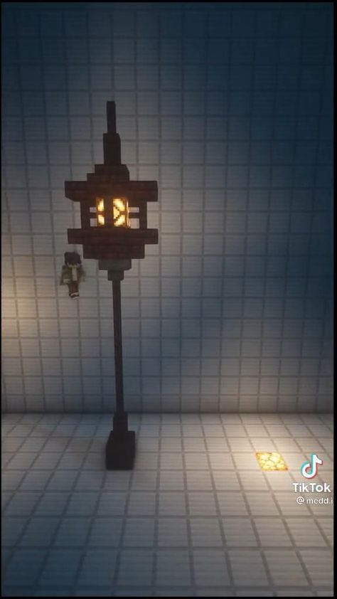 Streetlights Minecraft, Minecraft Lampposts, Minecraft Street Lamp Ideas, Lampost Minecraft, Minecraft Lantern Designs, Maincraft House Idea, Minecraft Altar, Minecraft Lamp Post Ideas, Minecraft Light Post