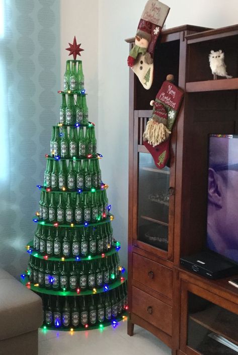 African Christmas, Bottle Trees, Christmas Destinations, Holiday Pops, Beer Theme, Festival Diy, Liquor Store, Christmas Drinks, Christmas Design