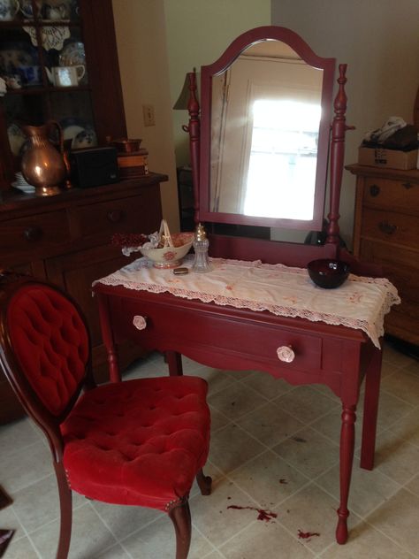 antique vanity and red velvet tufted chair Red Vanity, Velvet Tufted Chair, Antique Vanity, Tufted Chair, Organization Inspiration, 2024 Vision, Room Organization, New Room, Vanity Mirror