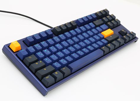 Ducky One 2 Horizon TKL mechanical keyboard - Non-backlit model with PBT Double-shot keycaps, one of the mainstream products of Ducky nowadays Tkl Keyboard, Pc Ideas, Keyboard Keycaps, Pbt Keycaps, Dream Desk, Double Shot, Mechanical Keyboards, Desk Set, Mechanical Keyboard