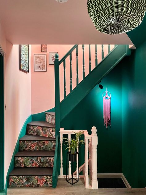 Hall Wall Colour, Stairs And Landing Decor, Stairs Colours, Painted Staircases, Wall Color Combination, Hallway Colours, Wall Colour, Hal Decor, Hallway Designs