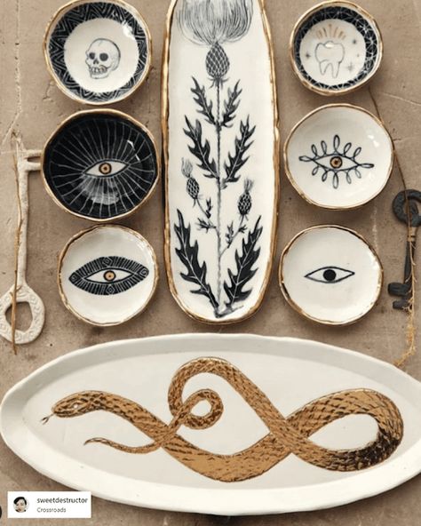 Witchy Aesthetic Decor, Plates Aesthetic, Witchy Diy, Trending In 2023, Sculptures Céramiques, Tassen Design, Keramik Design, Style Deco, Ceramics Pottery Art