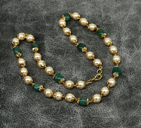 8 Grams Gold Necklace, Emerald Chain, Pearl Necklace Designs, Saree Design, Beaded Jewels, Gold Designs, Gold Bangles Design, Precious Jewels, Gold Necklace Designs