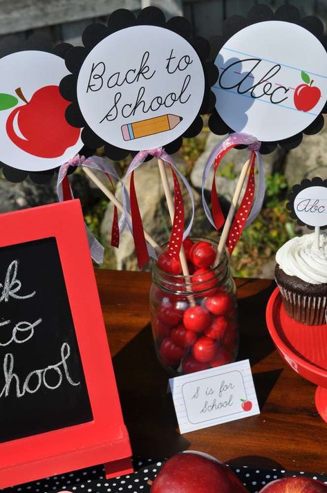 Back To School Party | CatchMyParty.com Teacher Centerpieces, School Centerpieces, Cafeteria Decorations, Kids Birthday Decorations, Red Classroom, End Of Summer Party, School Classroom Decor, Sunshine Committee, Classroom Decor Middle