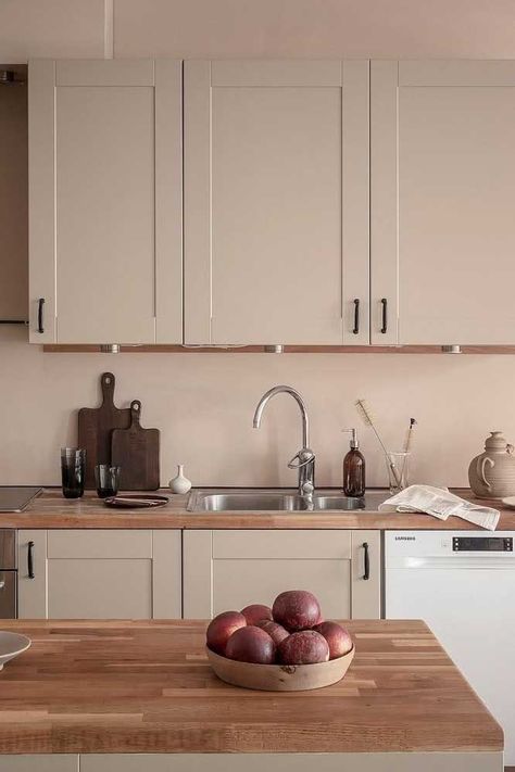 Almond Beige Kitchen, Kitchen Beige Color, Beige And Pink Kitchen, Neutral Colour Kitchen, Pink Beige Kitchen, Sand Colour Kitchen, Nude Kitchen Cabinets, Pastel Color Kitchen, Beige Kitchen Cupboards