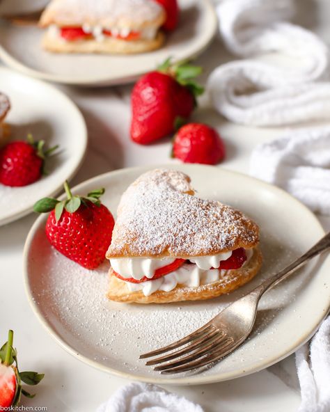 Puff pastry hearts - Bo's Kitchen Strawberry Cream Puff Pastry, Cream Filled Puff Pastry, Puff Pastry Hearts, Pastry Hearts, Strawberry Puff Pastry, Strawberry Cream Puffs, Pastries Recipes Dessert, Puff Pastry Cream Puffs, Puff Pastry Filling