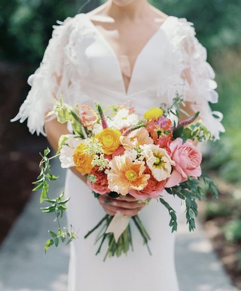 Whimsical Summer Wedding, Yellow Field, Stowe Vermont, Green Mountain, Classic Wedding, Wedding Classic, Wedding Pictures, Floral Decor, Vermont