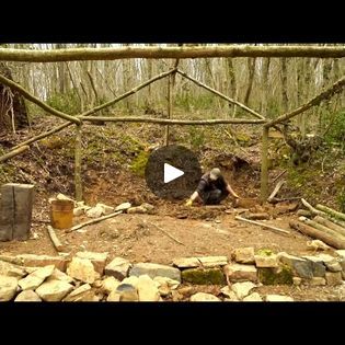 Building A Wooden House, Underground Shelter, Primitive Technology, Survival Books, Secret Forest, Wilderness Camping, Homestead Survival, Forest House, Log Homes