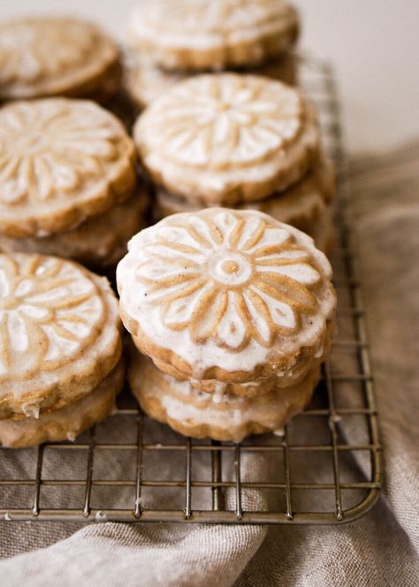 Glazed Chinese Five Spice Cookies — Eat Cho Food Chinese Five Spice, Five Spice, Baked Salmon Recipes, Pastry Flour, Cookie Tins, Spice Cookies, Dessert Pictures, Mooncake, Cookie Stamps