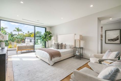 Bedroom With Balcony, Bright Room, Hollywood Homes, Master Room, Bedroom Balcony, Urban Loft, Chrissy Teigen, Balcony Design, John Legend