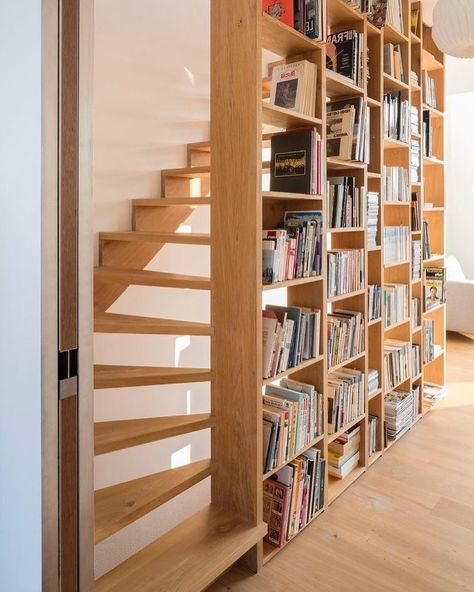 Staircase In Living Room, Staircase Bookshelf, Space Saving Staircase, Floating Stairs, Staircase Decor, Loft Conversion, House Stairs, Staircase Design, Stairs Design