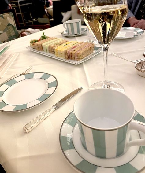 Champagne Afternoon Tea, English Library, Separate Room, Exquisite Decor, Luxurious Life, Tube Station, Castle Garden, Chocolate Tart, Five Star Hotel