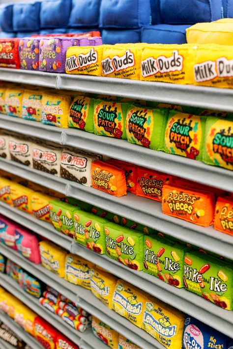 Lucy Sparrow’s ’80s Style Supermarket Offers 31,000 Handmade Felt Items | Colossal Redwall Abbey, Paper Squishes, Lucy Sparrow, Milk Duds, Mike And Ike, Cake Cafe, Colossal Art, Sour Patch, Modern Crafts