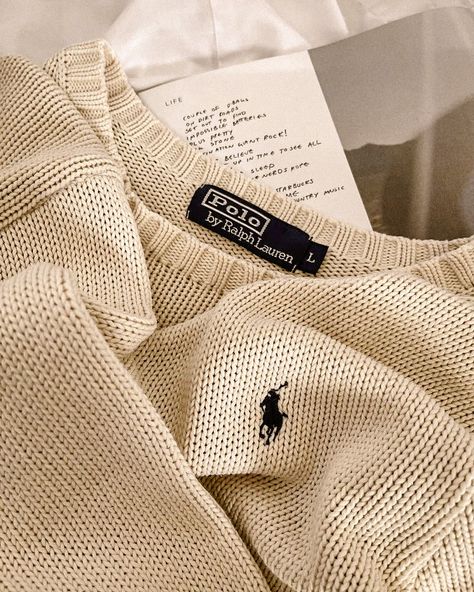 Lauren Aesthetic, Ralph Lauren Aesthetic, Winter Outfits Aesthetic, Scottish Fashion, Stockholm Fashion, Cozy Fits, Nike Hoodie, Nike Golf, Knit Pullover