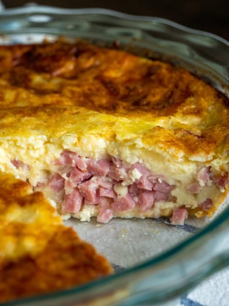 Ham And Swiss Pie, Impossible Recipes, Impossible Pies, Ham And Swiss, Impossible Pie, Cooking Panda, Ham Casserole, Bisquick Recipes, Batter Recipe