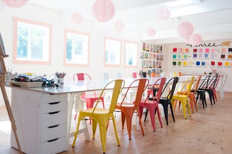 Creative Workshop Space, Art Studio Design Workspaces, Childrens Art Studio, Classe D'art, Kids Art Studio, Kids Workshop, Art Studio Space, Art Studio Organization, Art Studio Room