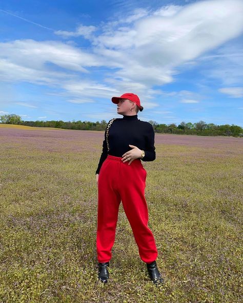 Alex Owens ® on Instagram: “They watch, They hate, Then they copy 🖤 - - - - - Outfit Details •Hat @saks •Black Turtle Neck @newbottega •Red Sweatpants…” Alex Owens, Red Sweatpants, Black Turtle Neck, Outfit Details, Sweatpants, Turtle Neck, Hats, Pants, Red