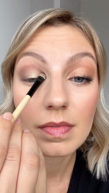 Smokey Eyeliner, Hacks Makeup, Palette Eyeshadow, Eyeshadow Brush, Eye Mascara, Eyeliner Brush, Eyeshadow Tutorial, Eyeshadow Brushes, Smokey Eye