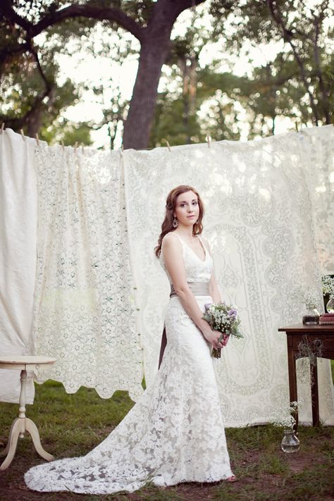 I love this idea of using vintage table cloths or curtains as a photo back drop. Romantic and budget friendly...just pick some up from your local thrift store!! Vintage Wedding Backdrop, Lace Tablecloth Wedding, Lace Backdrops, Tablecloth Backdrop, Lace Tablecloths, Vintage Boho Wedding, Wedding Backdrops, Diy Wedding Backdrop, Lace Tablecloth