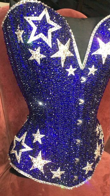 Donna Hood 💎 on Instagram: "Beautiful like diamonds in the sky! 💎✨ • • This is another corset base by @puimondcorsets and fully embellished with all @swarovski crystals 💎 • • I swore that I was never going to stone this corset because the blue silk on this corset was already lovely, but I’m very glad that I did now that it’s finished ✨💎 • • Recently, @swarovski released their discontinued list and the “cobalt” stone was on the list. I had to search high and low to find enough stones to finis Rhinestone Wig, Bedazzled Corset, Bling Corset, Bling Outfits, Rhinestone Corset, Png Clothes, Corset Design, Diamonds In The Sky, Burlesque Costumes