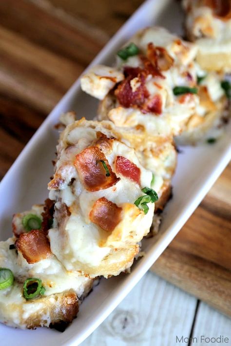 Hot Appetizer Recipes, Kentucky Derby Appetizers, Kentucky Derby Food, Kentucky Derby Recipes, Derby Recipe, Derby Party Food, Kentucky Hot Brown, Kentucky Derby Party Food, Classic Southern Recipes