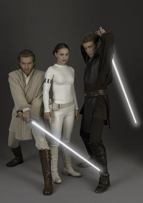 Star Wars Cast Photos, Star Wars Couple Costume, Anakin Costume, Padme Cosplay, Natalie Portman Star Wars, Padme Costume, Disfraz Star Wars, Star Wars Halloween Costumes, Star Wars Couples