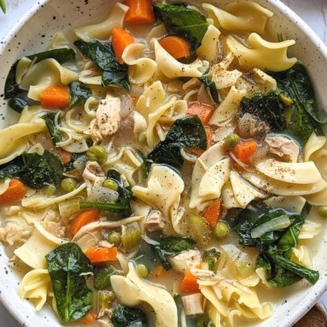 Low Sodium Chicken Noodle Soup - Low So Recipes Low Sodium Chicken Noodle Soup, Low Sodium Chicken Recipes, Low Sodium Soup, Soup Recipe Ideas, Crockpot Recipes Ground Beef, Chicken Stock Recipe, Heart Healthy Recipes Low Sodium, Low Sodium Meals, Recipes Low Sodium