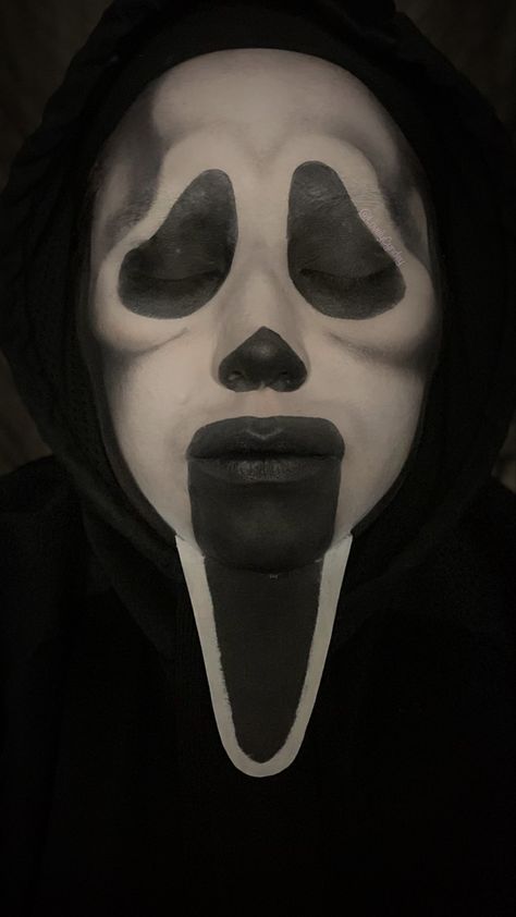 Ghost Face Face Paint, Ghostface Makeup Halloween, Ghostface Face Paint, Ghost Face Makeup Halloween, Ghost Face Makeup, Ghostface Makeup, Painting Costume, Awesome Makeup, Art Journal Prompts